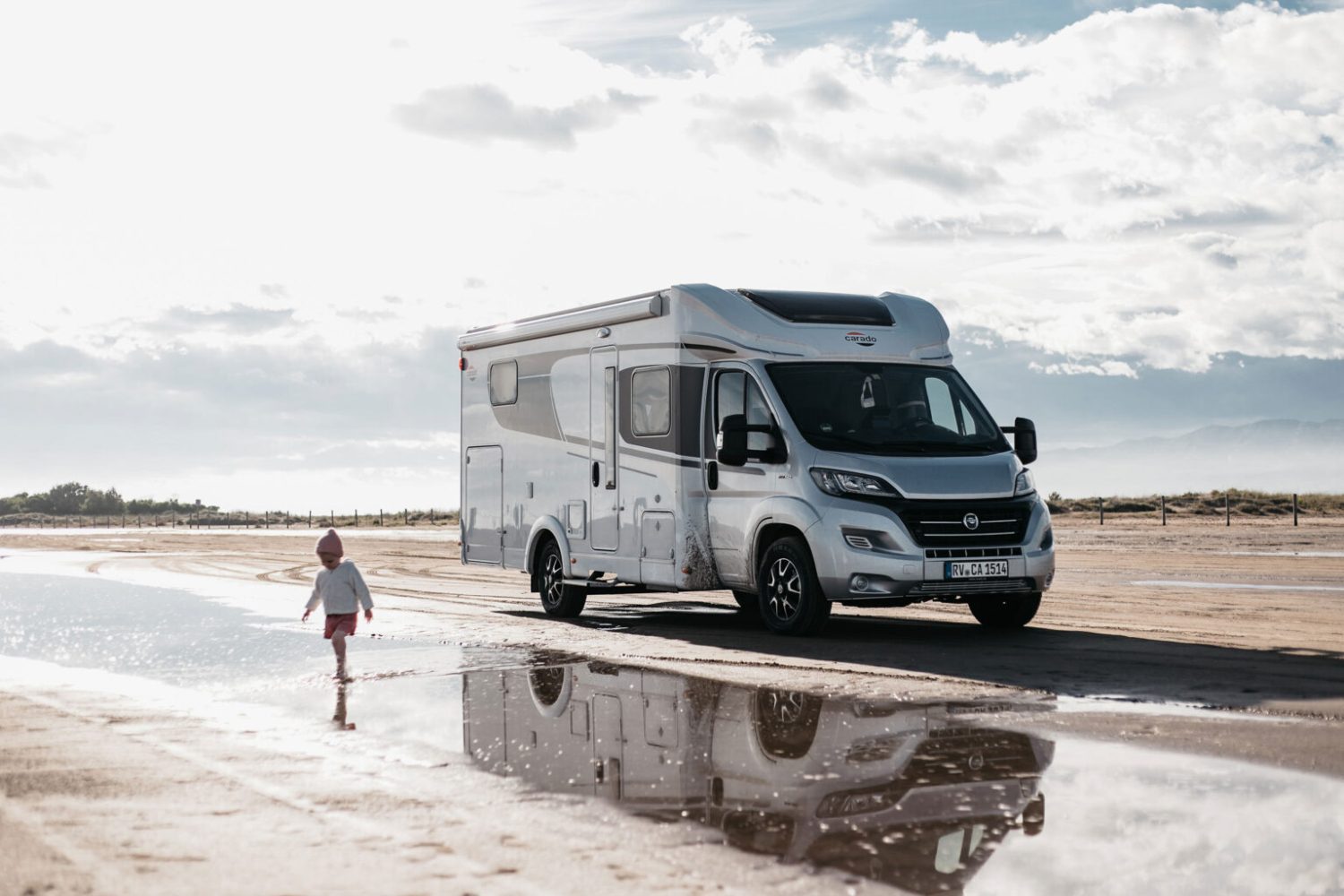 autocaravana en la playa del trabucador delta del ebro